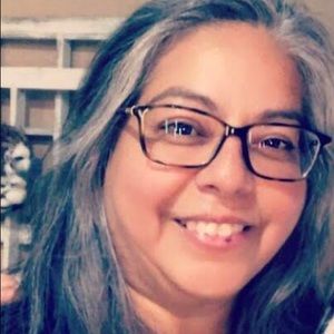 Meet your Posher, Rebeca